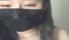 貌似喝了不少酒的可爱型美女直播狼友们刷了不少礼物