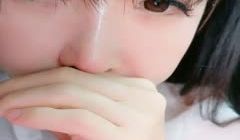 骚气老牌主播瞳孔自慰扣逼秀 跳蛋塞逼逼足交按摩器