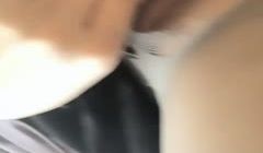 颜值不错骚气妹子户外自慰秀 开裆灰丝路边椅子上拉