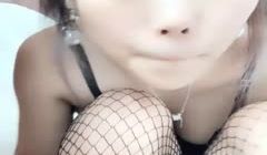 颜值不错妹子性感黑色网袜自慰秀 逼逼塞跳蛋自摸摆