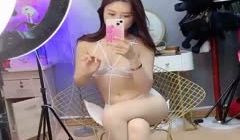 国产美女主播-新人女神近期下海脱下内裤多毛骚b