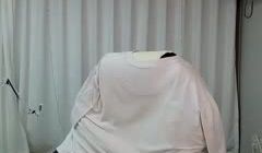 韩国短发大奶女主播隔着内裤抚摸诱惑！