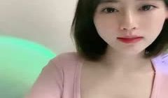 颜值区白皙美乳极品美女主播听狼友指挥深夜陪伴狼友