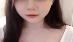韩国美乳巨臂主播在镜头前隔着内裤自慰诱惑！