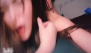 【台湾网红】将被粉丝操的视频卖给其他粉丝看
