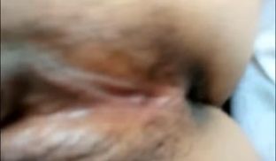 对白淫荡泡妞高手玩操可爱大奶妹明明很单纯的美眉竟