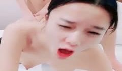 非常骚的少妇性感黑丝双人啪啪开档丝袜上位骑乘后入