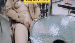饱暖思淫欲，咖啡厅吃饱喝足扣扣b