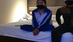 老哥约炮校服妹子开房啪啪 苗条身材后入猛操站立抽