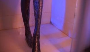 少女风黑丝浴室湿身诱惑