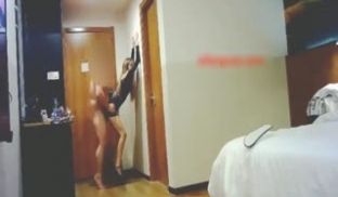 172CM大学长腿美女酒店援交中年男