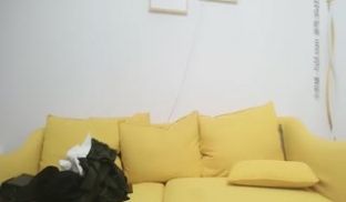 长相甜美黑衣短裙妹子啪啪，撩起裙子摸b特写骑乘猛