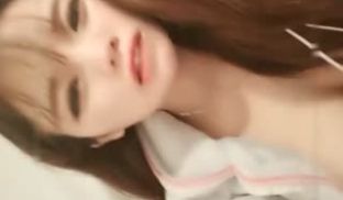 骚气妹子【薇神】回归道具自慰