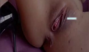 筋膜枪超高速抽插！束缚凌辱深喉调教