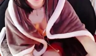 坚挺奶子配小巧奶头真诱惑