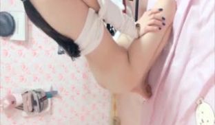 娇小大奶妹子