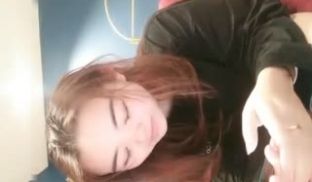 老哥越南约了个颜值不错妹子激情啪啪