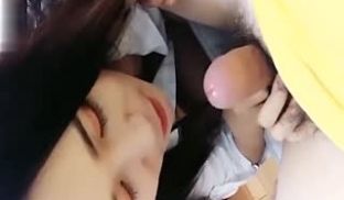 小哥为了好评陪吃锅还被啪了
