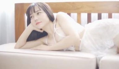 爆操白衣清纯少女美的一塌煳涂