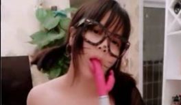 打扮成小喵咪的萌妹子真的是童颜巨乳奶子小b都很极