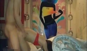 疯传的极品E奶淫荡少妇户外露出 与小鲜肉深喉口爆