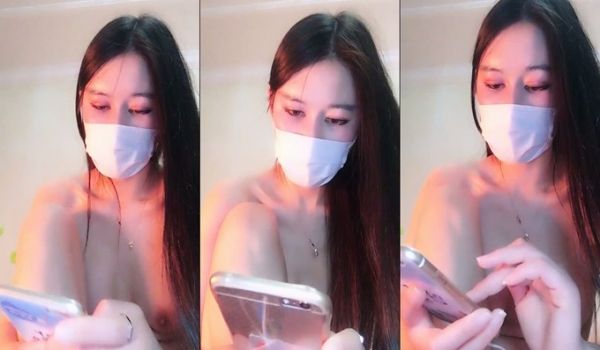 黑长直发辣妹跟着节奏晃奶摇啊摇，欠哥哥插逼