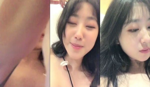高颜值萌妹子浴室淋浴全裸诱惑 床上自摸奶子逼逼聊