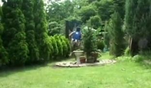 猛男人肉直升机轰炸日本妹子的骚逼花样百出又搞笑