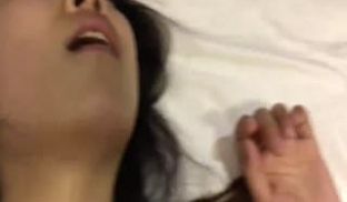 [在线]女友的漂亮闺蜜喝高了被弄到酒店恶搞啪啪完
