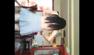 [在线]天然大奶艺校漂亮高挑长发美女自家客厅慢慢