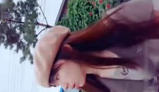 与可爱娇羞女友野外露出性爱