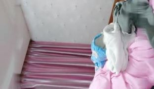 高颜值清纯妹子嘟嘟洗完澡情趣装道具自慰