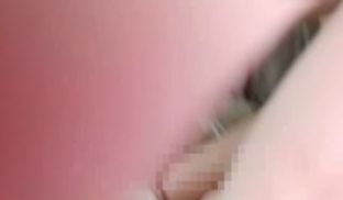 气质美女宿舍掰穴自拍
