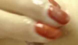 胀奶少妇挤人奶