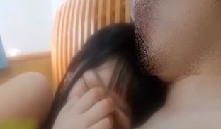 周末家中约啪有点单纯又羞涩的大一妹子由浅入深