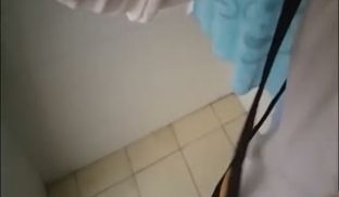[在线国产]吃完宵夜把淫骚女白领带到出租屋啪啪草
