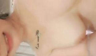 极品美乳女神首约战弯屌粉丝