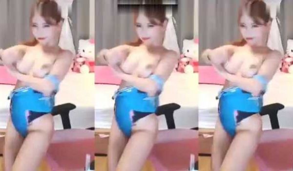 性感泳装美女直播热舞太诱惑了