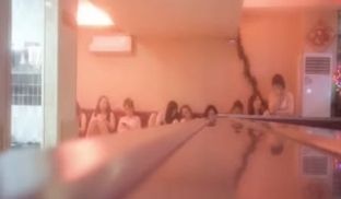 某会所大厅游荡暗拍搭讪，挑了两个小姐上钟
