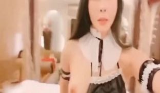 私人女仆打扫偷懒被主人处罚