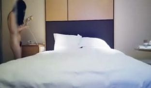 后入大力猛操小只马