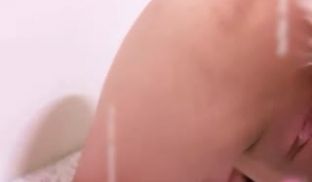 小骚猫初次肛交实录