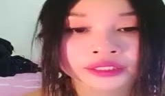 被大哥各种姿势爆草抽插，特写爆菊花塞嘴里口爆