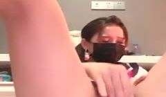 插着自慰工具边吃饭吃完饭开始大秀菊花也没放过