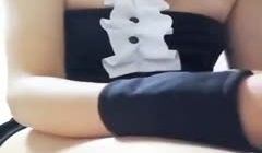 可爱学妹宿舍内的极品诱惑自慰骚逼自己抠出水
