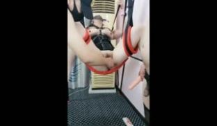 刺激的4P囚禁在家的性奴黑丝情趣诱惑做爱