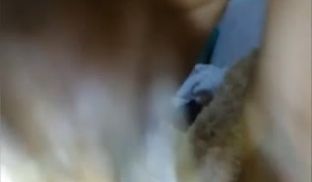 身材苗条性感乖巧妹子边吃东西边被调戏吃完饭开始又