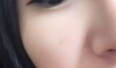身材苗条长发清纯美女女仆装床上扣逼跳蛋自慰呻吟诱