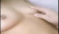 [在线]妹子直播被操，要不要内射