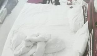 特意穿上女仆装打炮